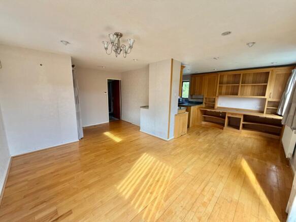 3 bed Detached Bungalow for sale Image 4