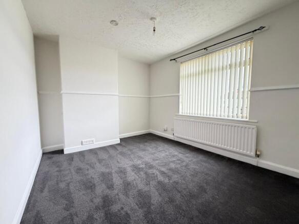 3 bed Terraced to rent Image 4