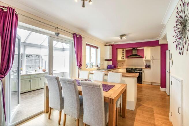 Kitchen/Breakfast Ro