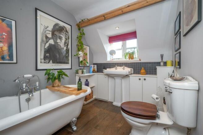 En-Suite Bathroom