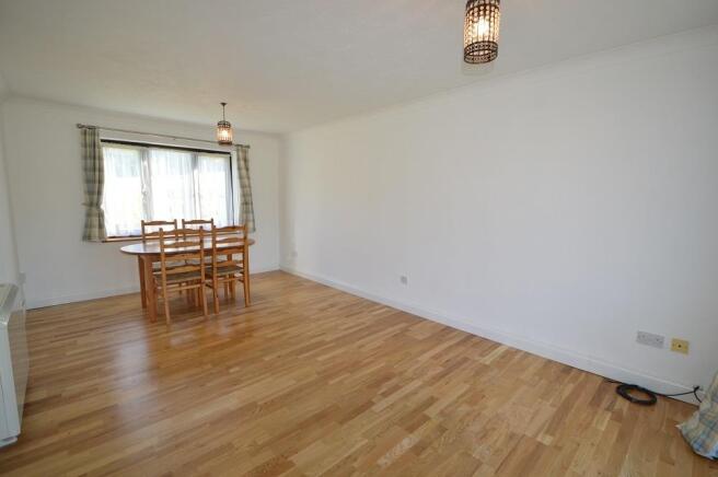 Living room 2.JPG