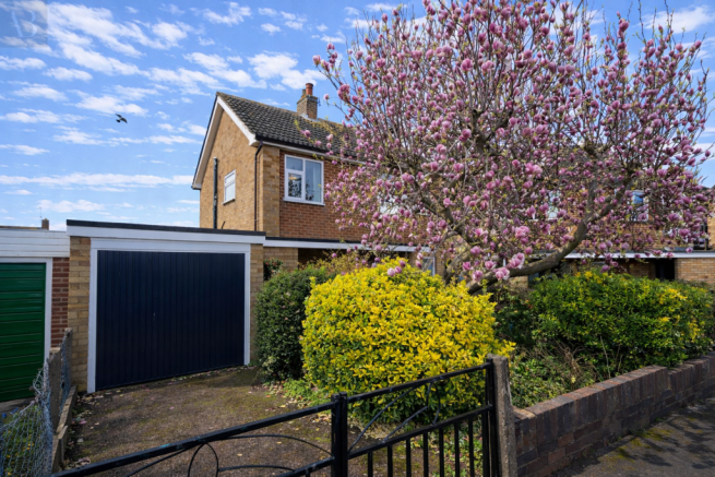 FrontHouse2