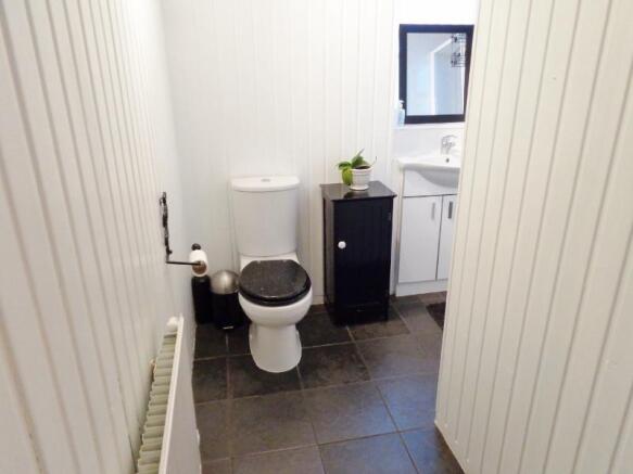 SHOWER ROOM