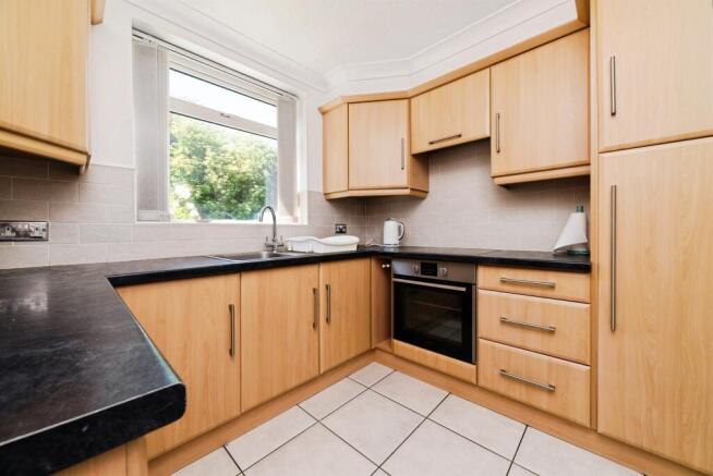 2 bed Semi-Detached for sale Image 5