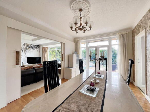 4 bed Detached for sale Image 6