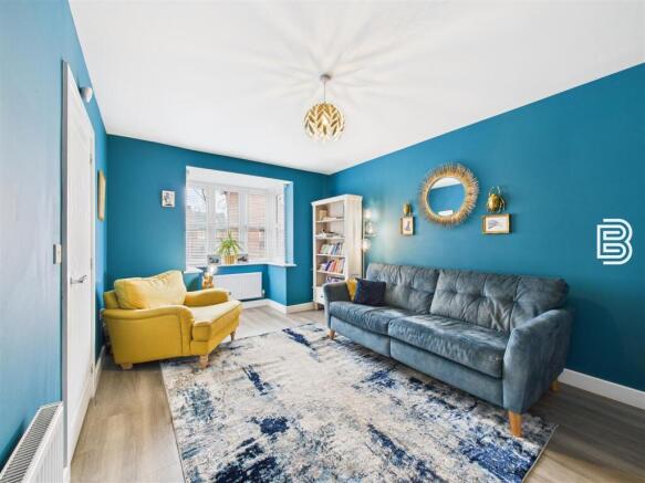 Living Room (1).jpg