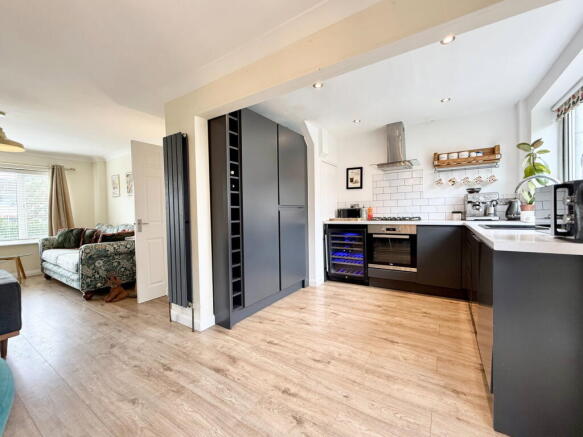 3 bed Semi-Detached for sale Image 7