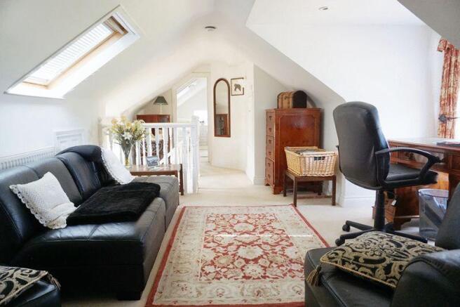 Family room/Of...