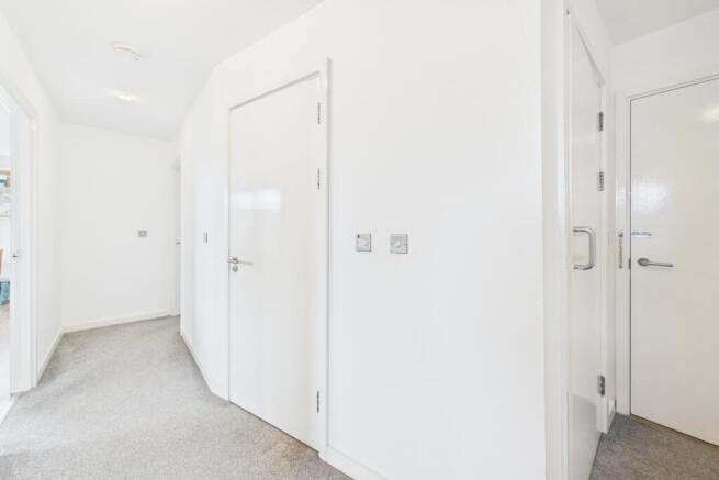 2 bed Apartment for sale Image 12