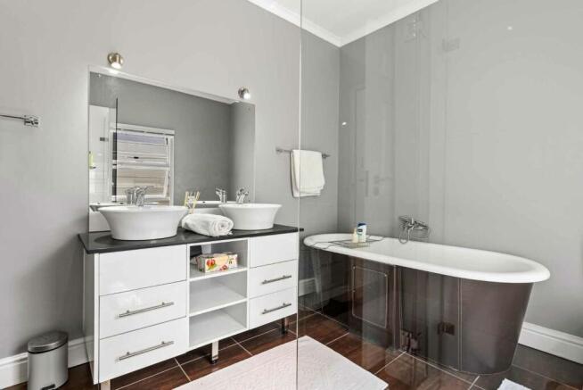 Master Ensuite