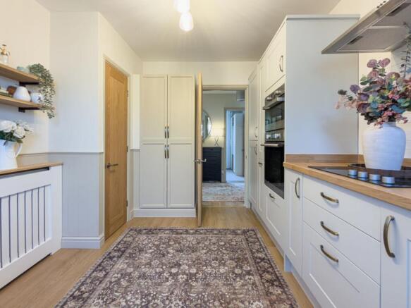 4 bed Detached Bungalow for sale Image 8