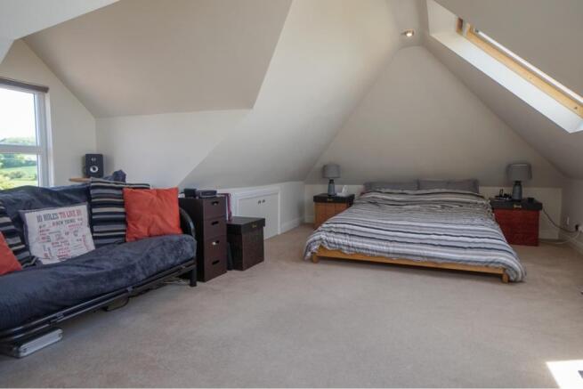 Bedroom 5/Games Room