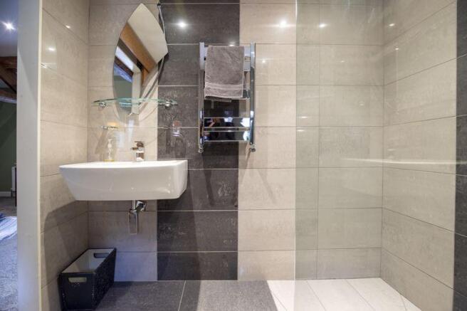En-suite Shower
