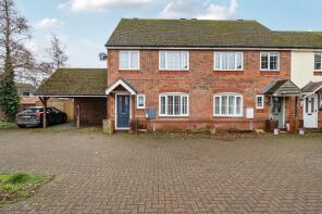 16, North Farm Close, Lambourn, Hungerford RG17 8YU