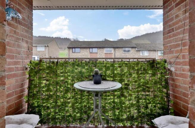2 bed Apartment for sale Image 8