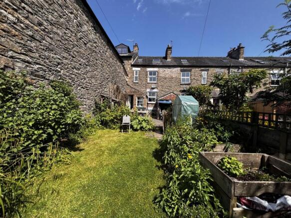 4 bed Terraced for sale Image 8