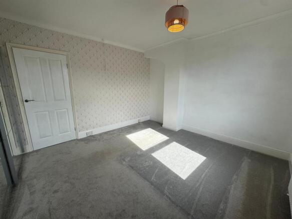 Bedroom 1 (2).jpg