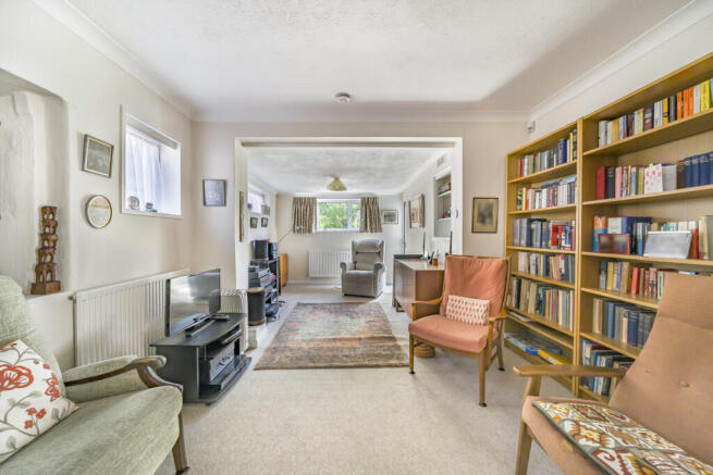 Hoylake Crescent, Ickenham, Uxbridge photo 3