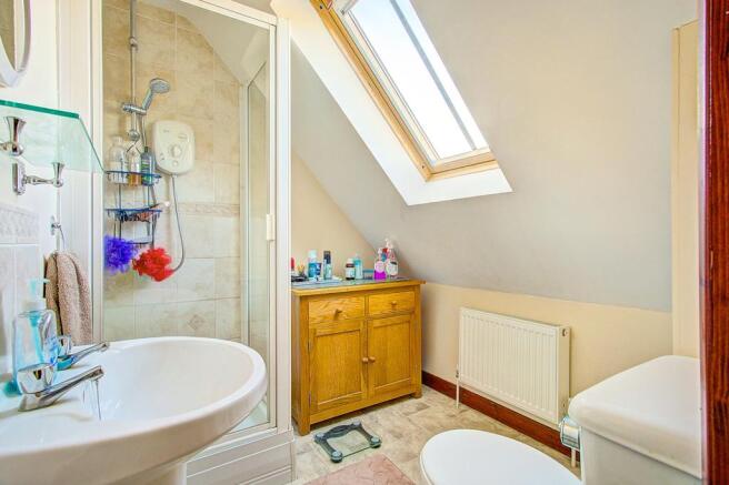 En-suite to Master B