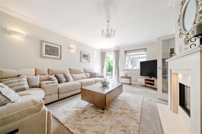 4 bed Bungalow for sale Image 2