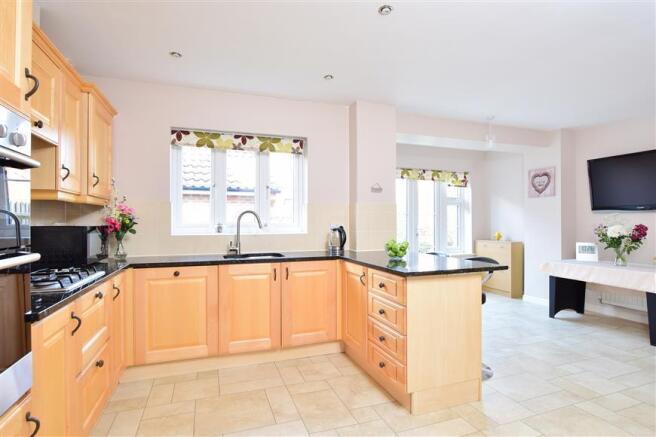 Kitchen/ Breakfast Room