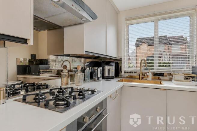 2 bed Semi-Detached for sale Image 7