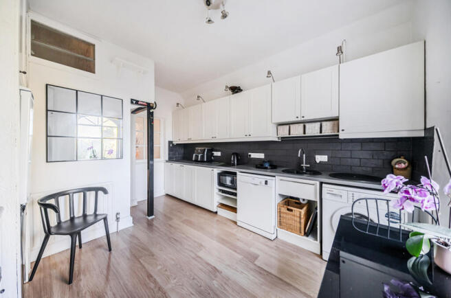 1373802-32-69209e...