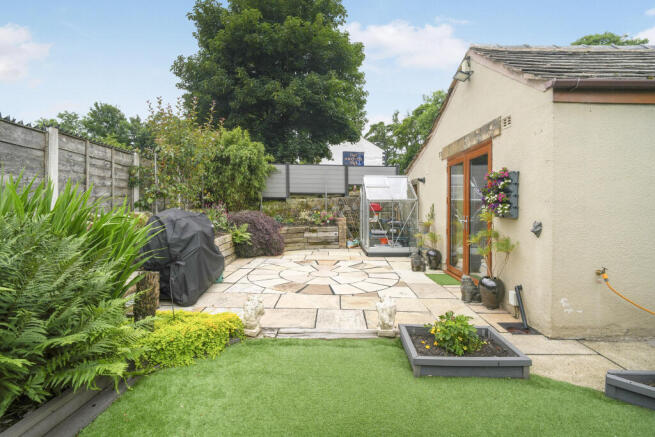 4 bed Semi-Detached for sale Image 6