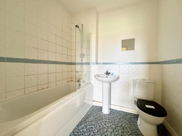 2 bed Flat for sale Image 7