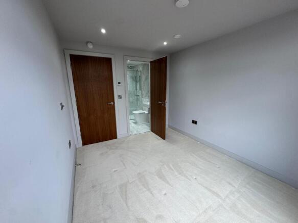 2 bed Flat to rent Image 8