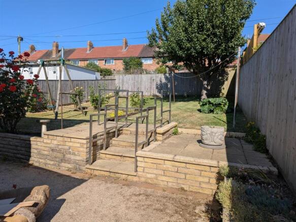 3 bed Semi-Detached to rent Image 12