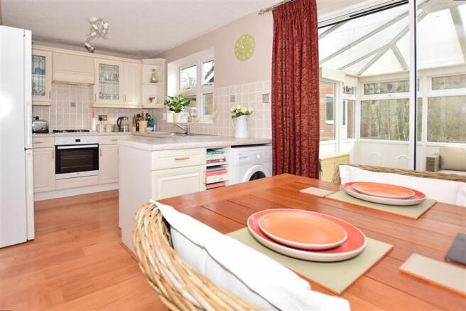 Kitchen/ Dining Room