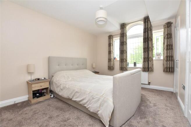 4 bed Detached for sale Image 5