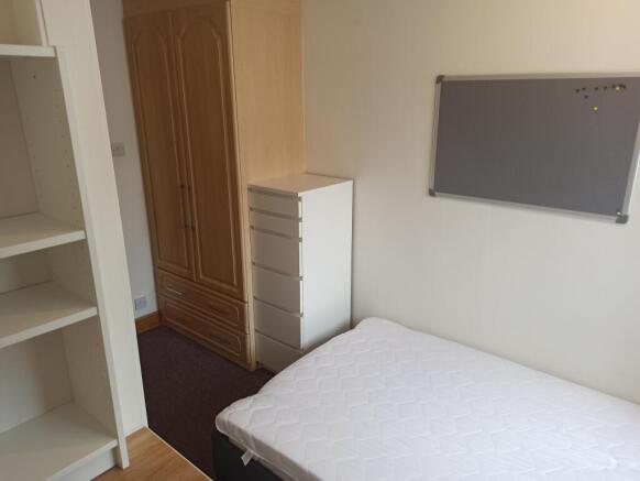 6 bed Terraced to rent Image 7