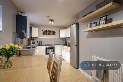 Kitchen/ Dining
