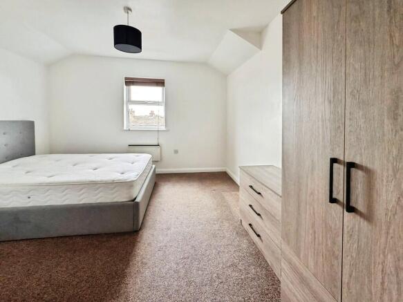 2 bed Apartment to rent Image 9