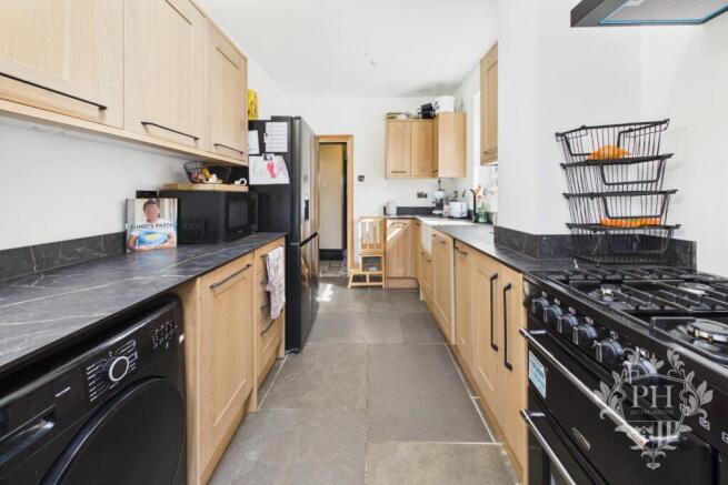 3 bed Semi-Detached for sale Image 7