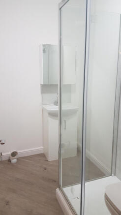 2 bed House to rent Image 6