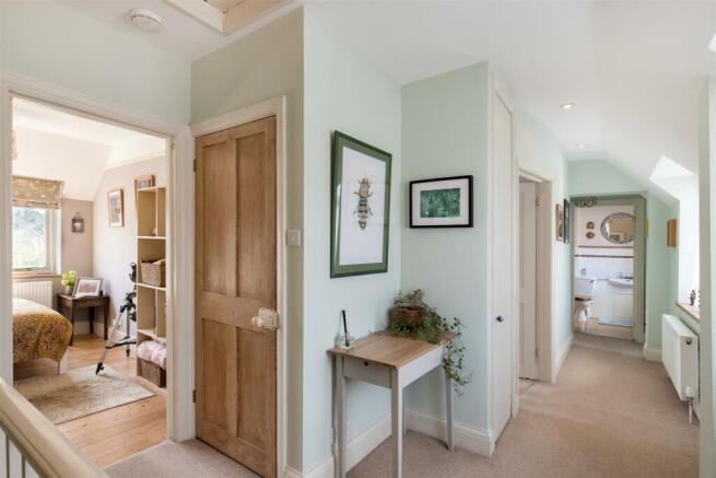 Magdalen Lane 18- hall.jpg