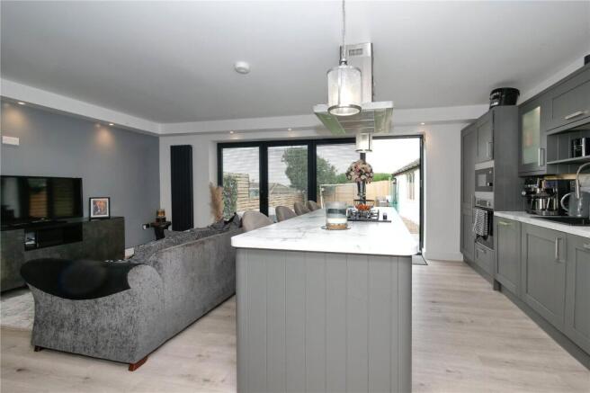 4 bed Semi-Detached for sale Image 6