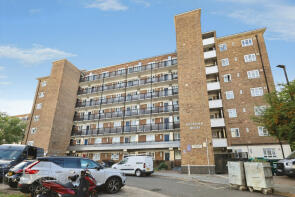 5, Dunsfold House, Deepdene Gardens, London SW2 3LW