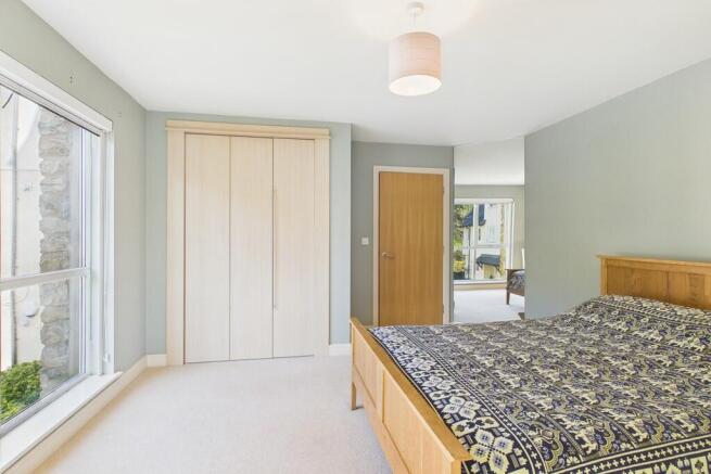 2 bed Apartment for sale Image 12