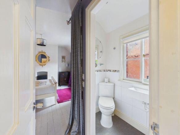 4 bed Cottage for sale Image 10