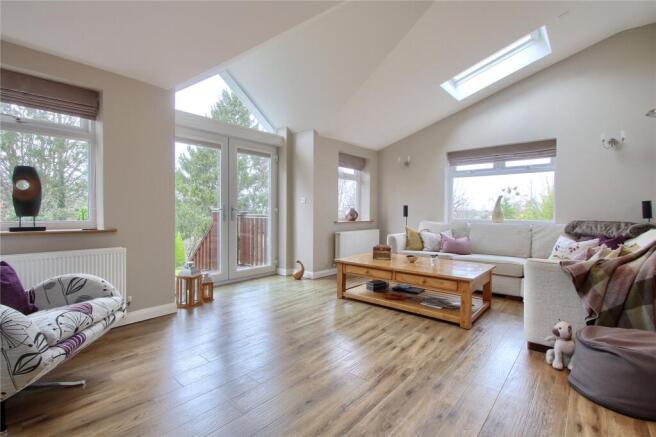 4 bed Detached for sale Image 4