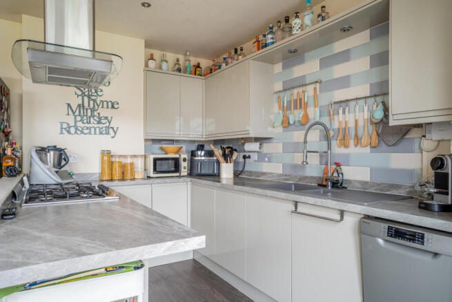 3 bed Terraced for sale Image 5