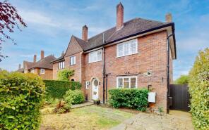 25, Hill Top, Golders Green, London NW11 6ED