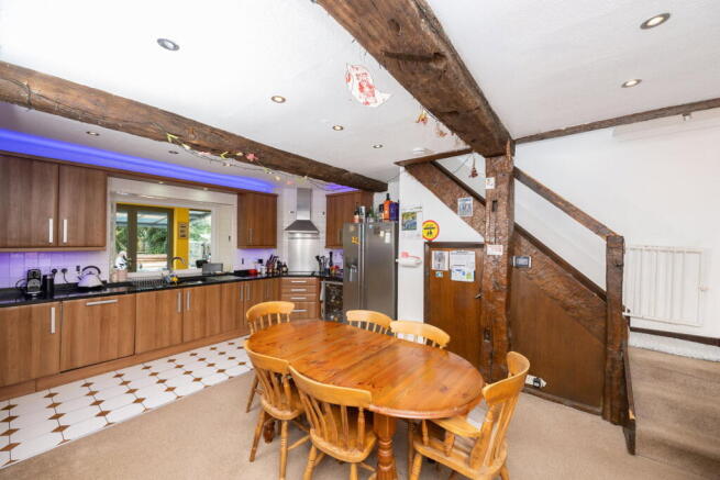 4 bed Cottage for sale Image 9