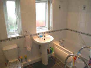 BATHROOM / W.C.