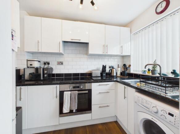 CAM04825G0-PR0349-STILL002