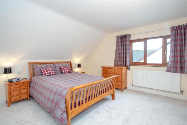 Bedroom 1.jpg